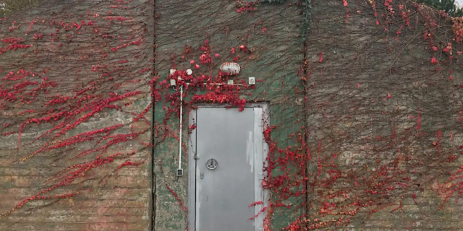 Rahetenstation Bunkertuere